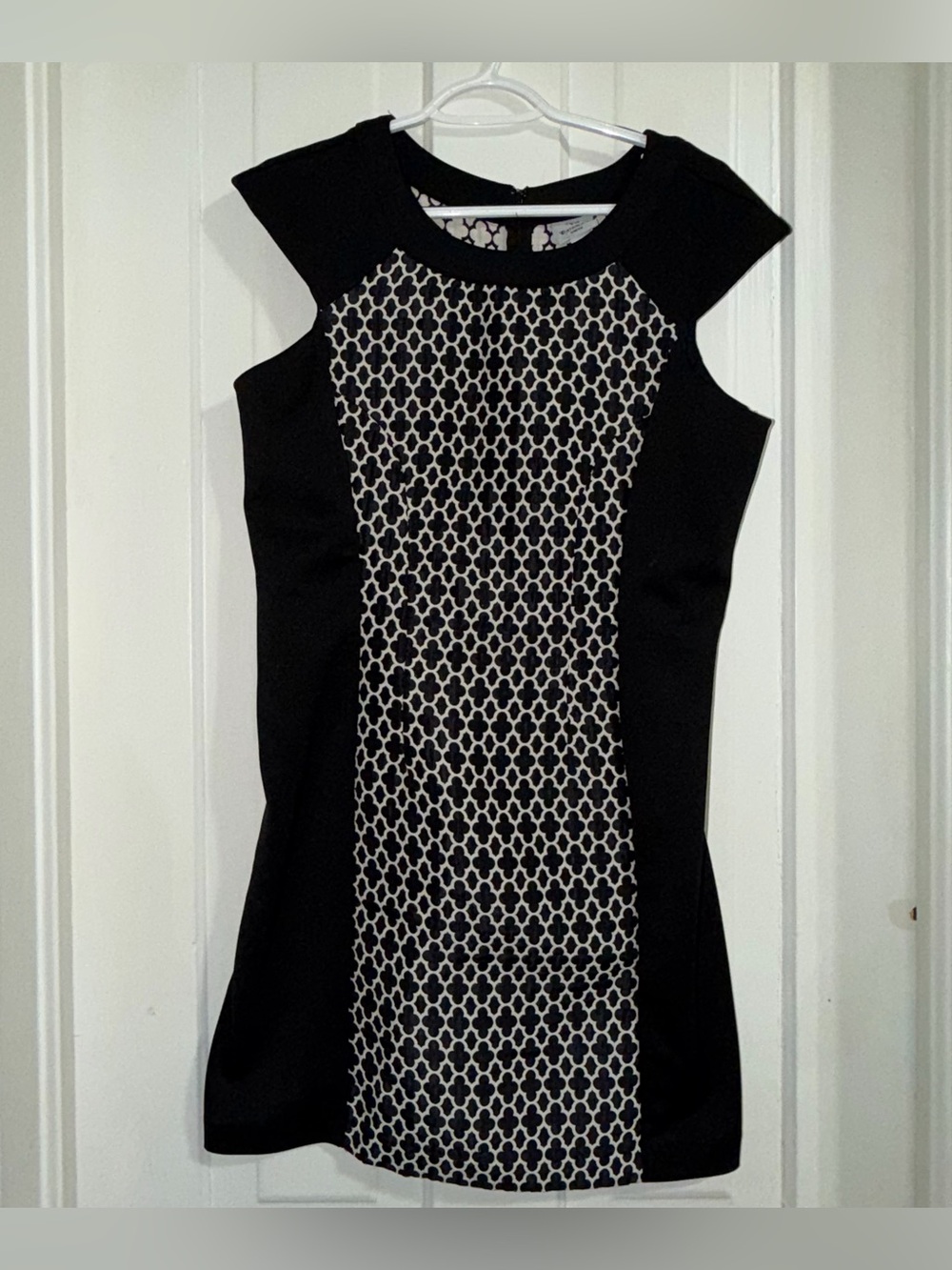 Women's size 12 dress Black and White Patterned Cap-Sleeve Women's Dress